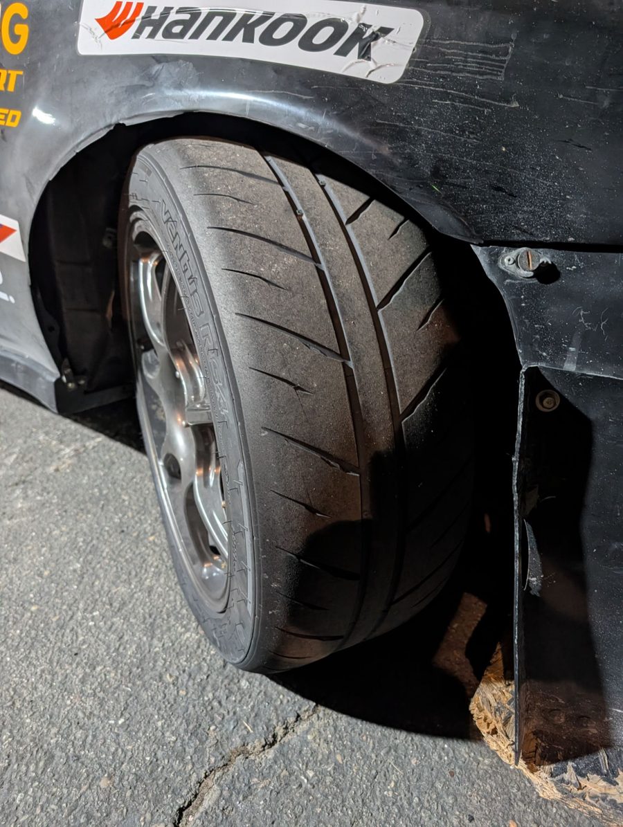 12 saatlik yarışın ardından öndeki Hankook Ventus RS4