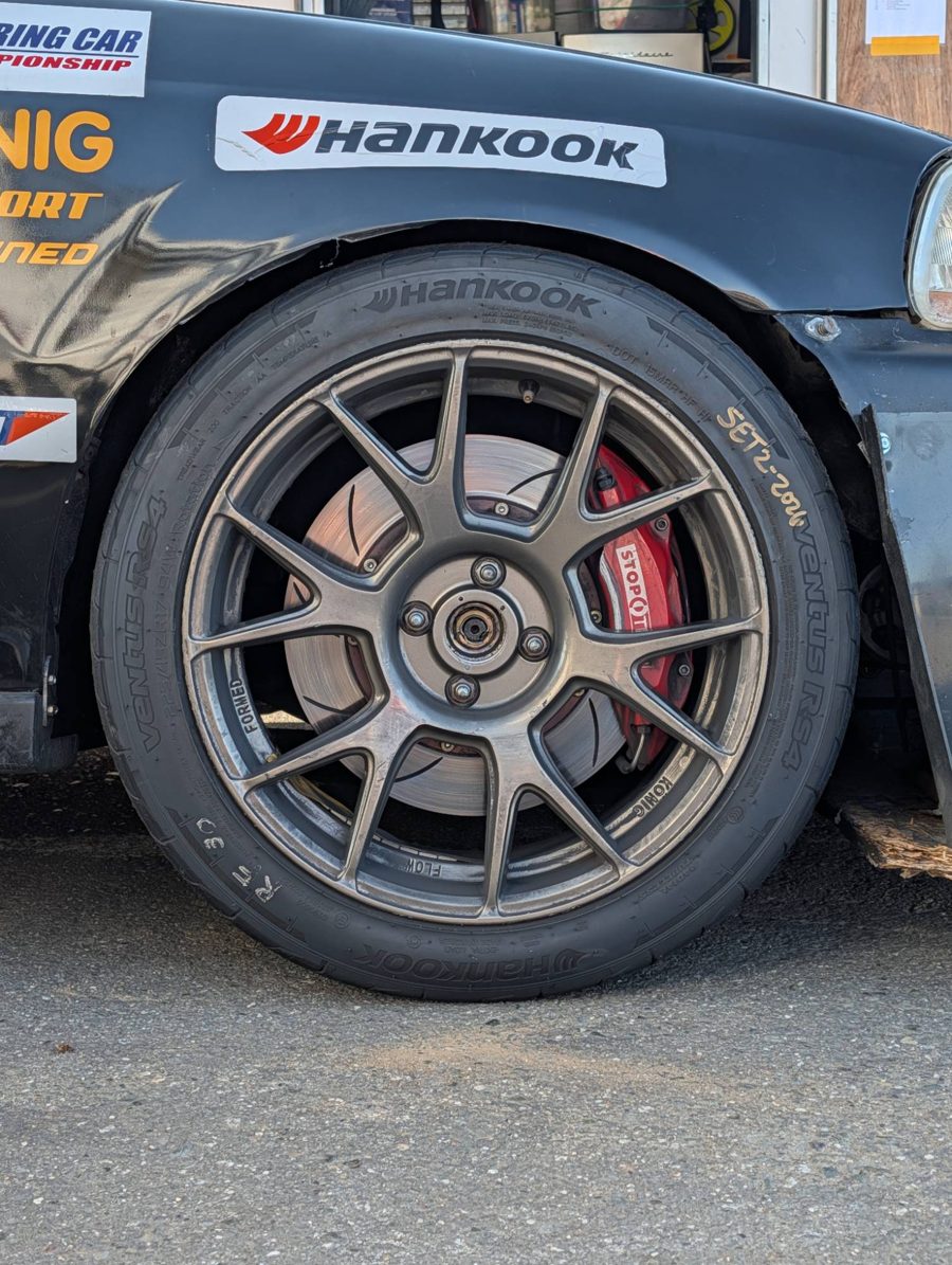 Civic'in ön aksında Hankook Ventus RS4 225/45 ZR17